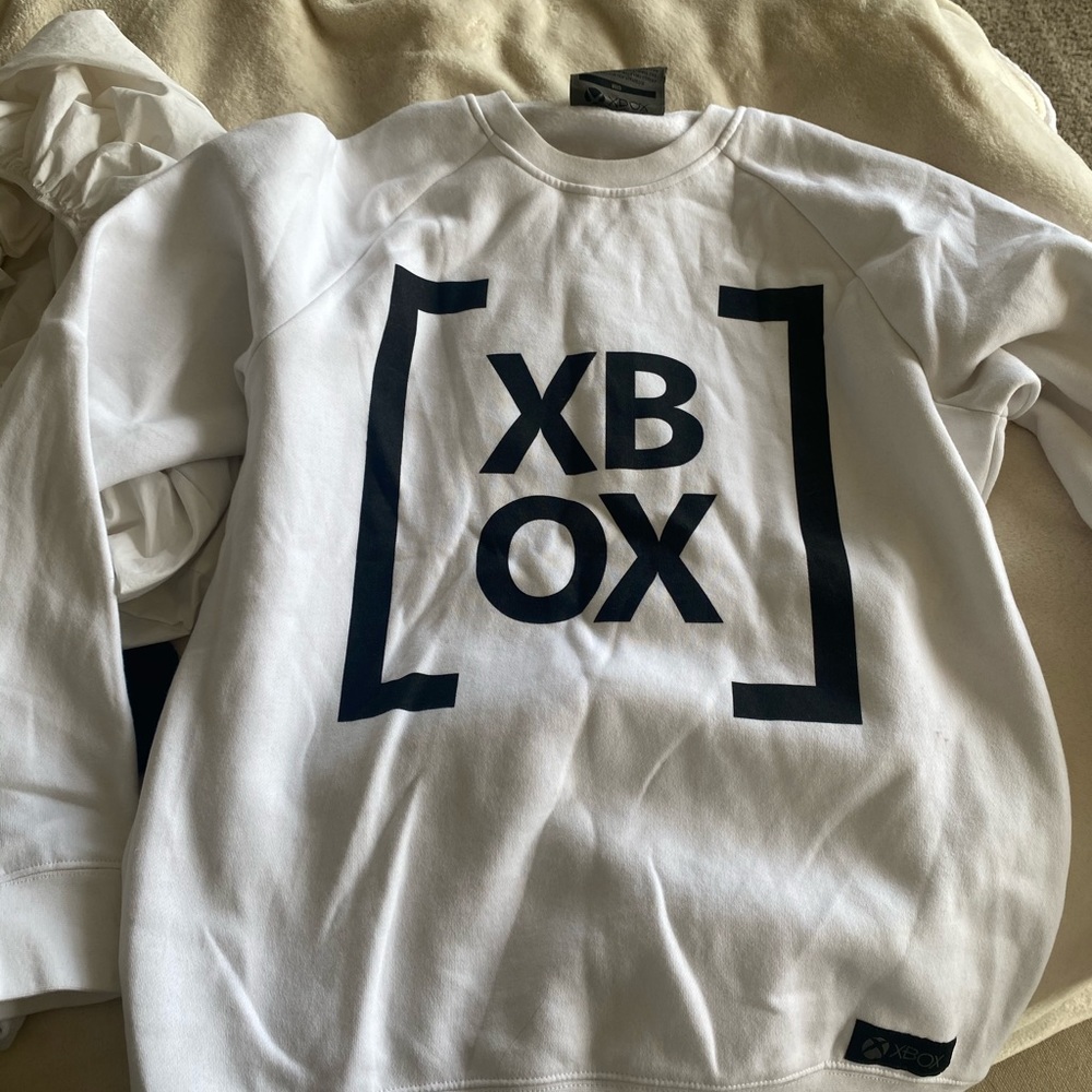 XBOX sweatshirt purchased at E3. Size medium. Unisex.
